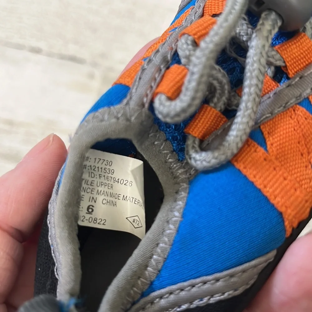 EE2 - water shoes- baby swim shoes hard bottom size 6